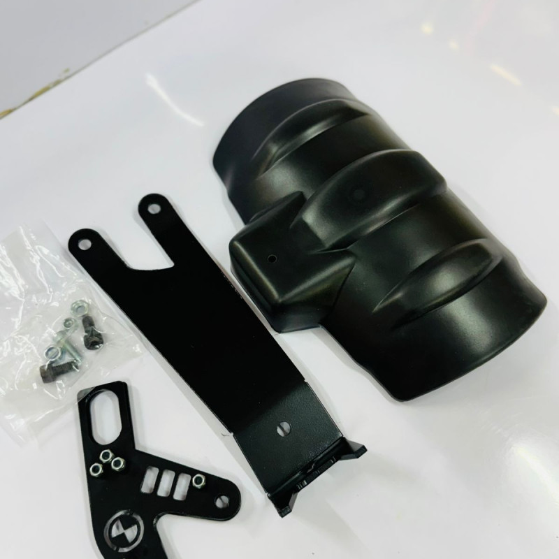 UNIVERSAL TYRE HUGGER